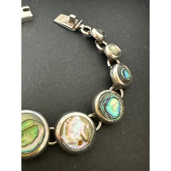 ATI Sterling Silver Graduated Round Abalone Link Bracelet - Picture 4 of 5